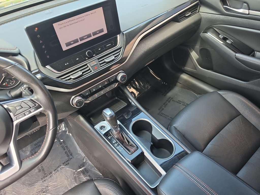 Used 2024 Nissan Altima 2.5 SR w/ SR Premium Package FWD image 10