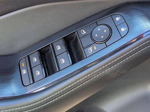 Used 2025 Nissan Rogue SV image 15