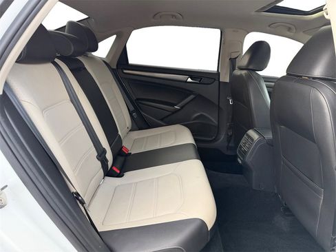 Used 2020 Volkswagen Passat 2.0T R-Line image 14