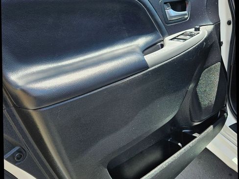 Used 2017 Toyota Sienna SE image 15