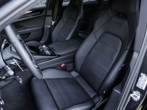 New 2026 Porsche Panamera RWD image 5