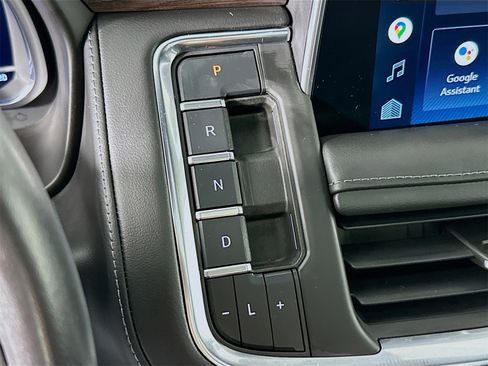 Used 2022 Chevrolet Tahoe LT w/ LT Signature Plus Package image 17