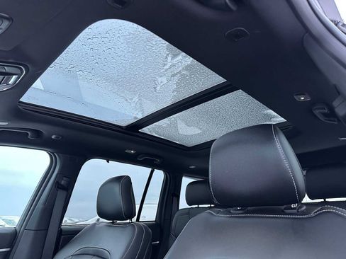 Used 2025 Jeep Grand Cherokee Limited w/ Luxury Tech Group II image 22