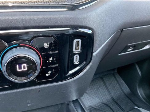 Used 2024 Chevrolet Silverado 1500 ZR2 w/ Technology Package AWD/4WD image 19
