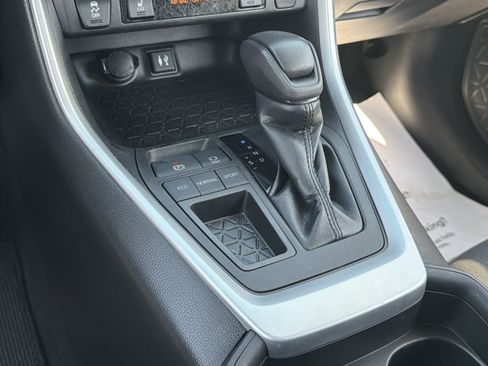Certified 2019 Toyota RAV4 XLE w/ Convenience Package FWD image 7