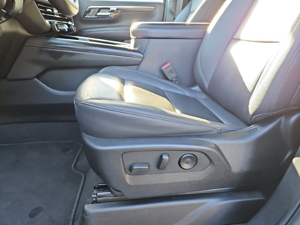 Used 2025 Chevrolet Tahoe LT AWD/4WD image 18