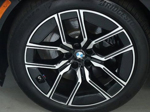 Certified 2025 BMW i7 xDrive60 image 38