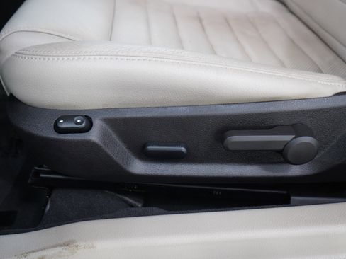 Used 2010 Ford Mustang GT Premium RWD image 22