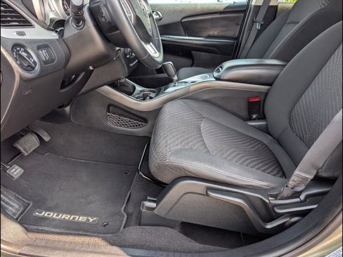 Used 2016 Dodge Journey Crossroad FWD image 11