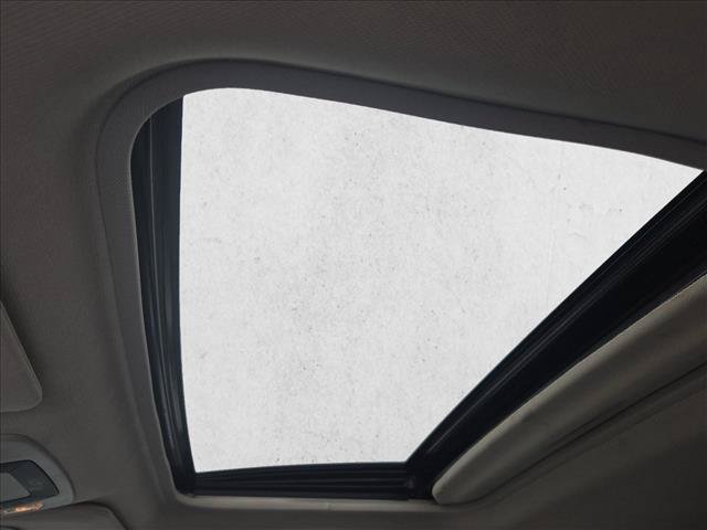 Used 2025 Toyota Sienna XLE FWD image 12