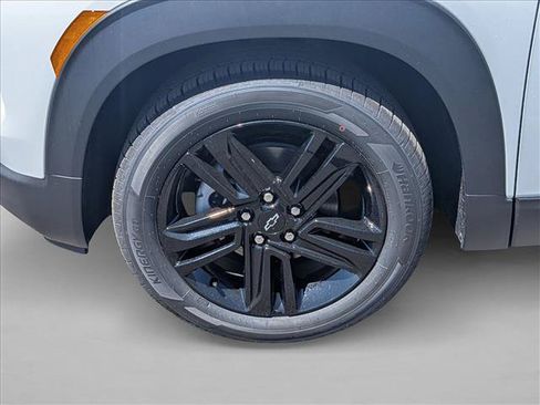New 2026 Chevrolet TrailBlazer LT w/ Midnight Edition FWD image 10