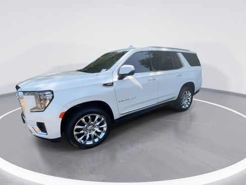 Used 2024 GMC Yukon Denali w/ Advanced Technology Package AWD/4WD image 4
