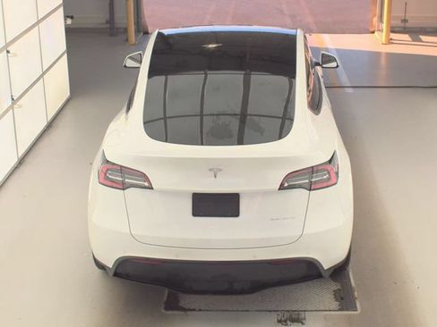 Used 2020 Tesla Model Y Long Range AWD/4WD image 5