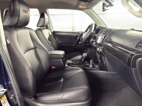 Used 2017 Toyota 4Runner TRD Off-Road Premium w/ Convenience Package AWD/4WD image 29