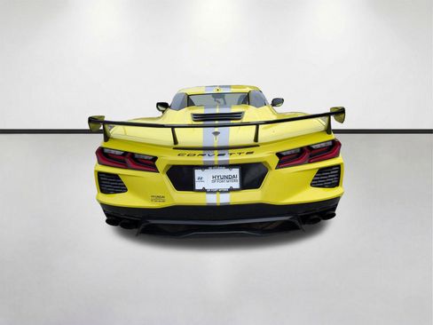 Used 2022 Chevrolet Corvette Stingray Premium Conv w/ Z51 Performance Package RWD image 5