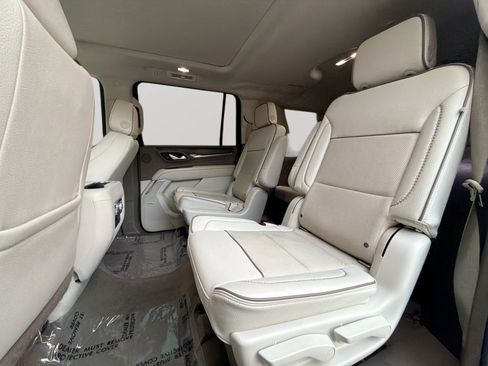 Used 2022 GMC Yukon XL Denali w/ Advanced Technology Package AWD/4WD image 27