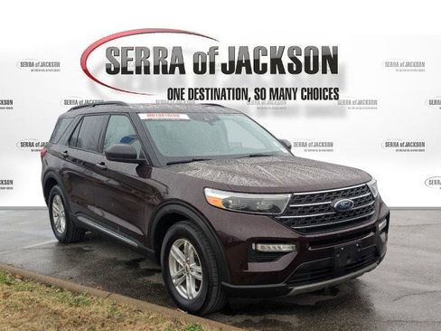 Used 2023 Ford Explorer XLT w/ Equipment Group 202A image 8