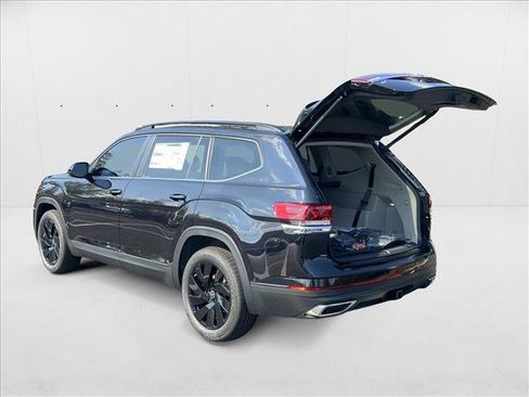 New 2026 Volkswagen Atlas SE FWD image 8