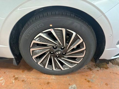 New 2026 Hyundai Sonata Limited FWD image 10
