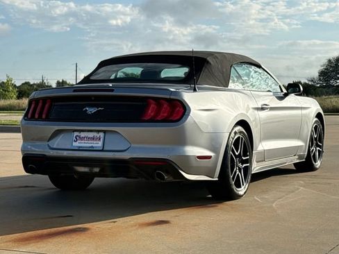 Used 2022 Ford Mustang Premium RWD image 8