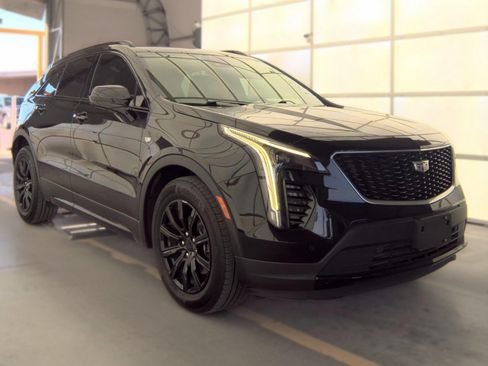 Used 2020 Cadillac XT4 Sport w/ Cold Weather Package FWD image 2