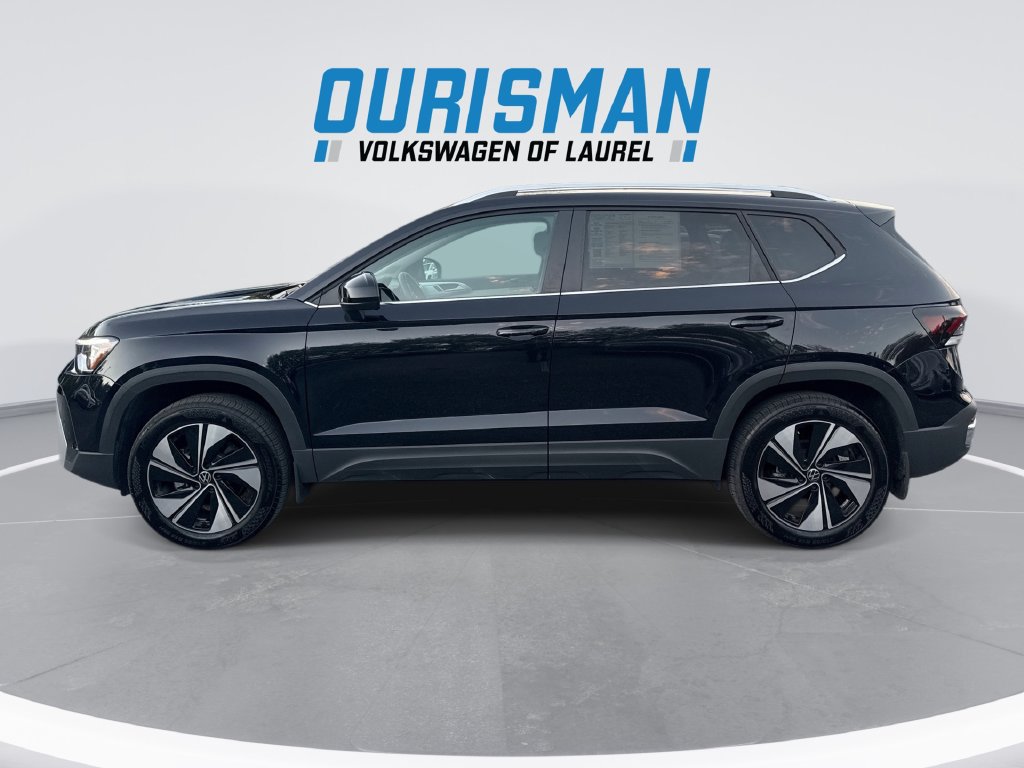 Used 2025 Volkswagen Taos SE w/ Panoramic Sunroof Package AWD/4WD image 5