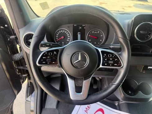 Used 2024 Mercedes-Benz Sprinter 2500 image 17