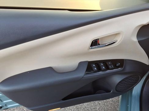 Used 2016 Toyota Prius Three image 24