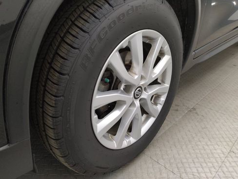 Used 2020 Nissan Rogue SV FWD image 31