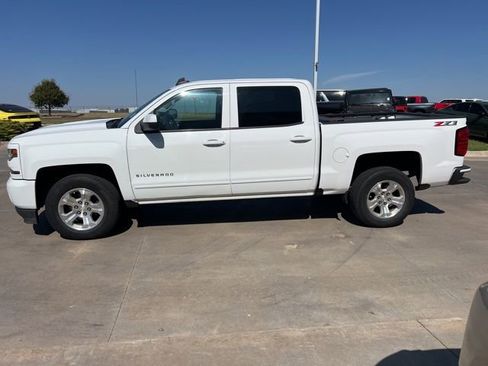 Used 2018 Chevrolet Silverado 1500 LT w/ All Star Edition AWD/4WD image 4