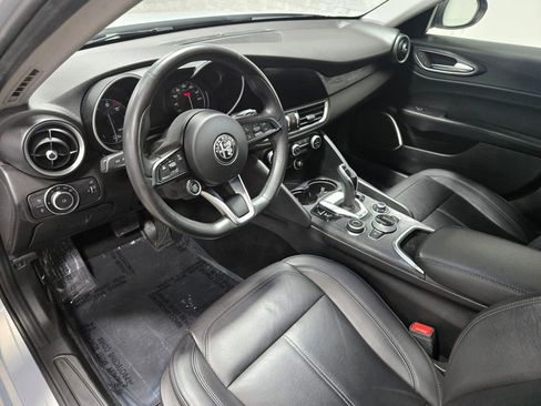 Used 2021 Alfa Romeo Giulia Sprint w/ Nero Edizione image 13