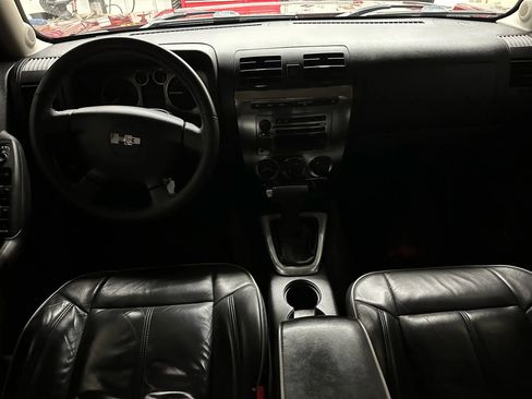 Used 2010 HUMMER H3 Luxury w/ Appearance Package image 11