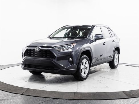 Used 2021 Toyota RAV4 XLE image 3