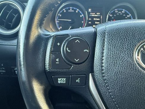 Used 2016 Toyota RAV4 XLE image 30