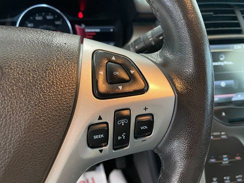 Used 2014 Ford Edge SEL w/ Driver Entry Package FWD image 11