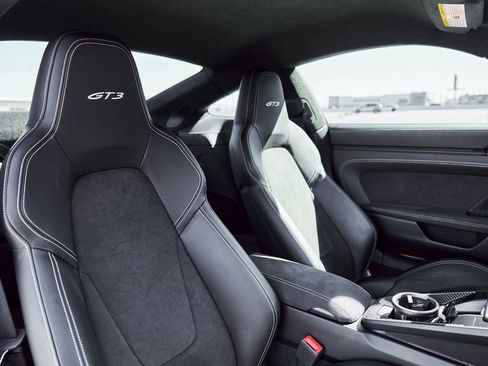 Used 2022 Porsche 911 GT3 image 38