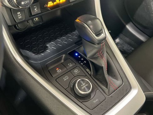 Used 2023 Toyota RAV4 SE w/ Weather & Moonroof Package image 20