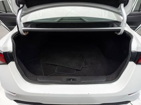 Used 2024 Nissan Sentra SV FWD image 16