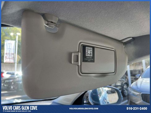 Used 2025 Volvo XC40 B5 Ultra w/ Climate Package image 34