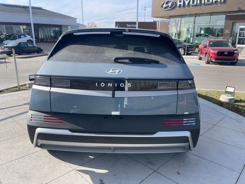 New 2026 Hyundai Ioniq 5 SEL image 4