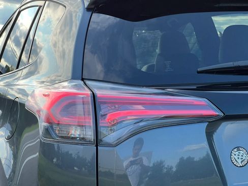 Used 2016 Toyota RAV4 SE AWD/4WD image 11