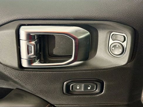 Used 2025 Jeep Wrangler Unlimited Sahara w/ Safety Group image 19