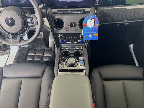 New 2026 Rolls-Royce Cullinan Black Badge AWD/4WD image 24