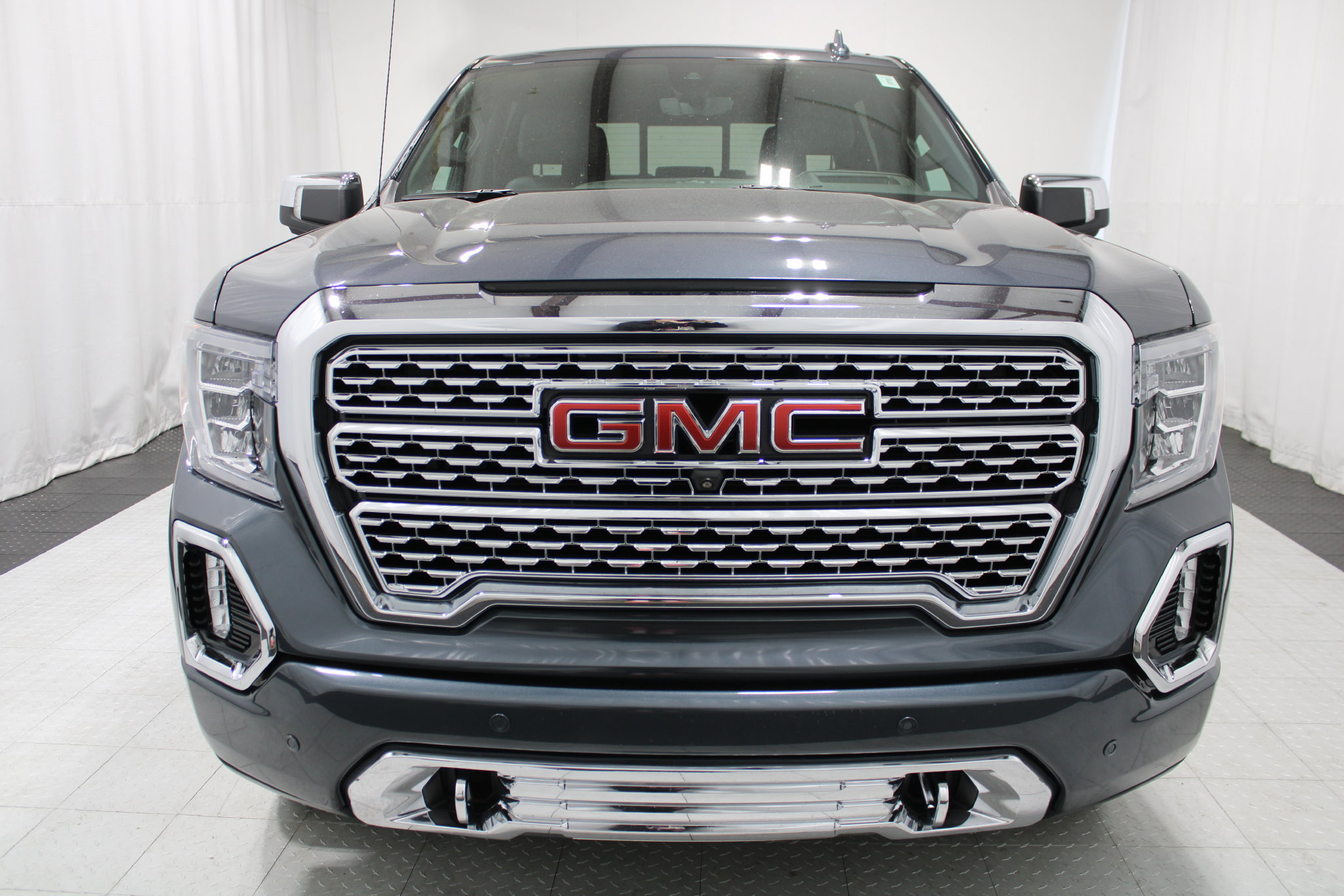 Used 2022 GMC Sierra 1500 Denali w/ Denali Premium Package AWD/4WD image 3