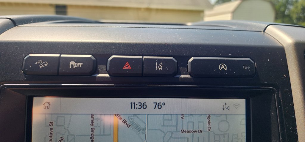 Used 2020 Ford Expedition XLT w/ Equipment Group 202A AWD/4WD image 42