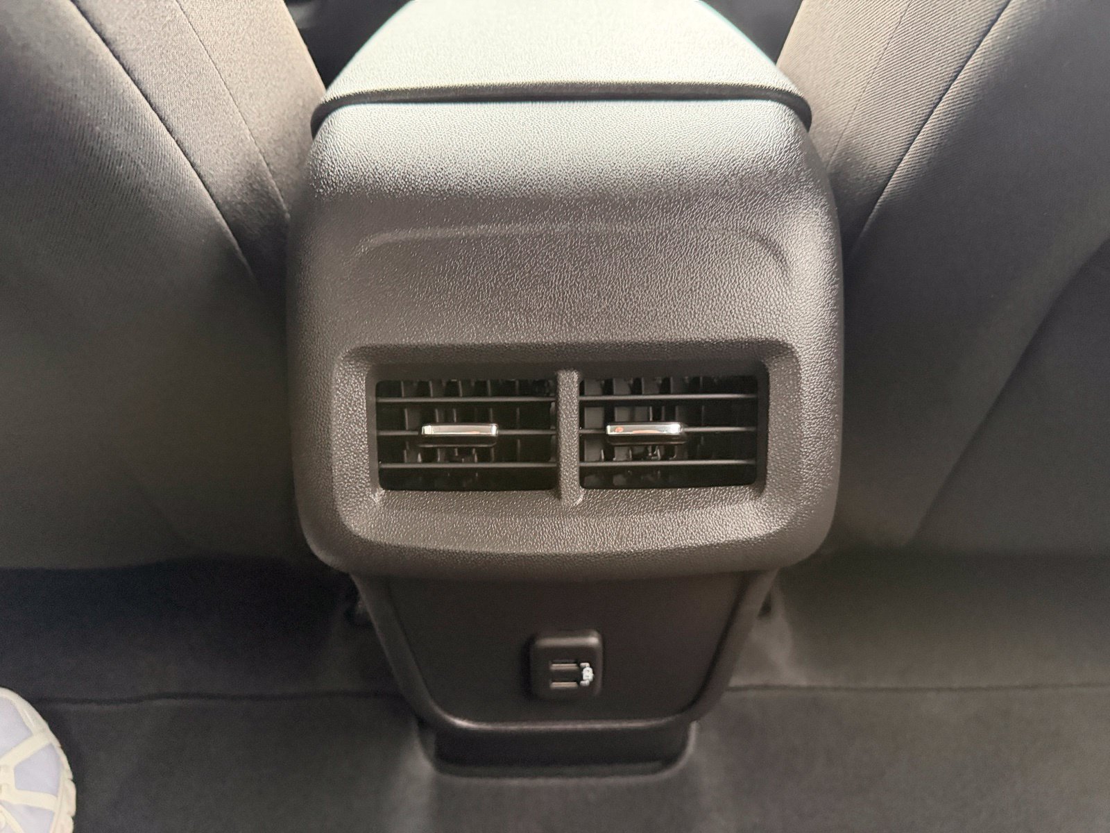 Used 2024 Chevrolet Equinox LT FWD image 27