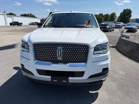 Used 2023 Lincoln Navigator Reserve AWD/4WD image 4