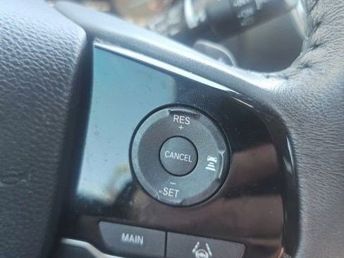 Used 2022 Honda Pilot Touring image 10