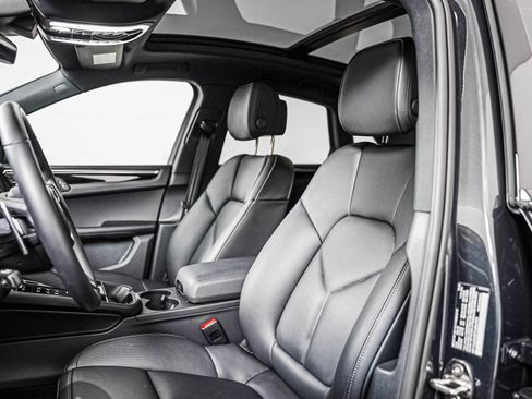 Certified 2026 Porsche Macan AWD/4WD image 6