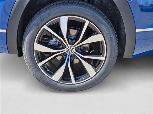 New 2025 Volkswagen Atlas SEL Premium R-Line image 10